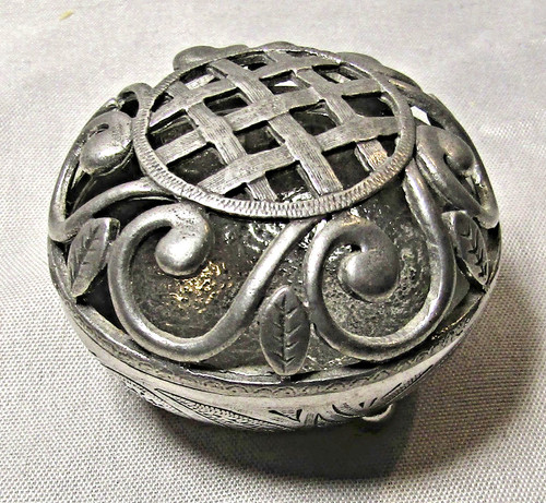 Williams pewter miniature - a,