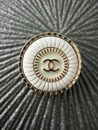 Chanel metal button - ,