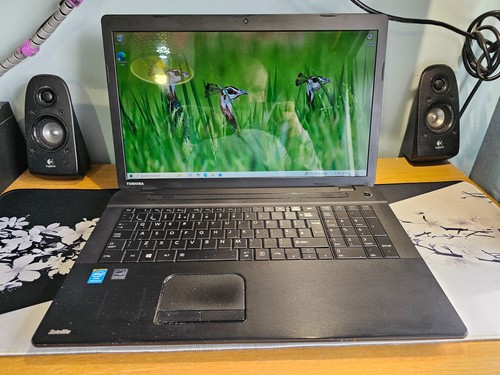 Toshiba satellite - 17",