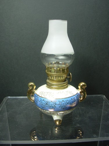 Miniature oil lamp with - with, a