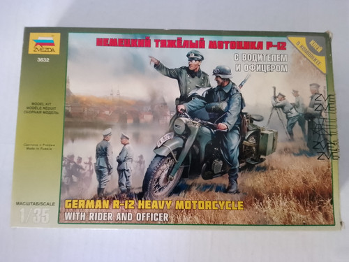 Zvezda 12 model kit - 1/35,