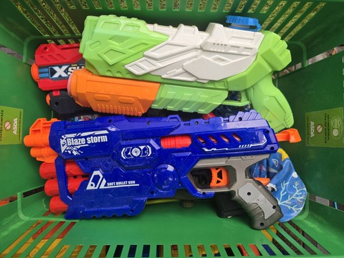 Large toy gun bundle - large,