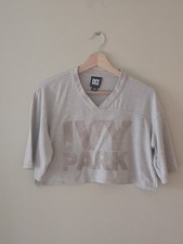 Title: IVY PARK Grey V-Neck