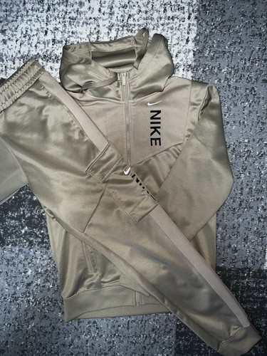 Nike bundle clothes and