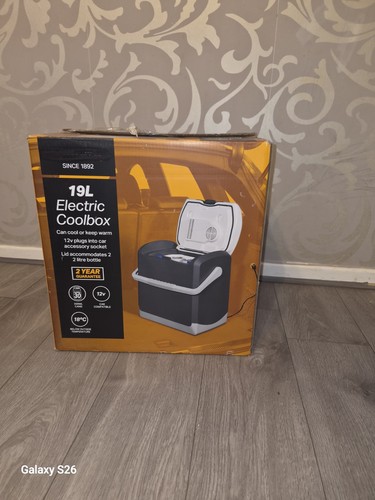19lt halfords 12v cooler box - 12v,