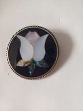 Ornamental Brooch with mother