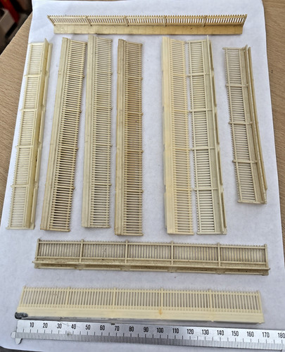 Platform fencing used lot - (10),