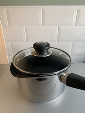 Judge Vista Stainless Steel 2.5 litre Saucepan with Lid & nonstick interior 