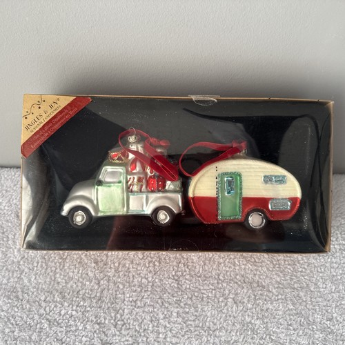 Pick truck and camper - -, 2