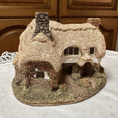 Ceramic cottage miniature - ceramic,