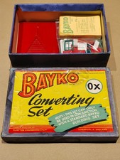 A vintage Bayko Converting Set