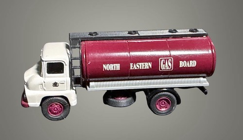 Vanguards ford thames - 1/64,