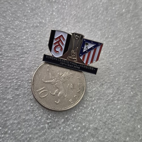 Fulham badge - fc,