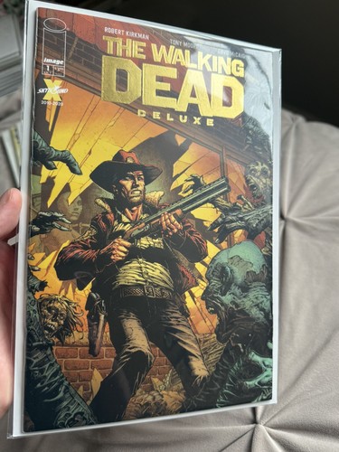 Walking dead deluxe gold - walking, #1