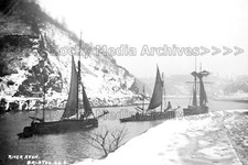 aak-25 River Avon with Sailing Vessels, Bristol. Photo