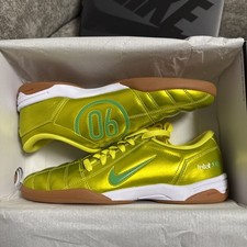 Size UK 8 - Nike Total 90 III