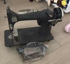 Vintage 1900s Singer Model 66