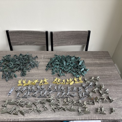 Large bundle 32 - of, scale