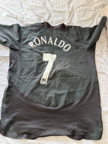 Cristiano ronaldo signed - cristiano,