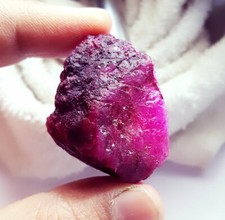 18.98 Ct Natural Red Beryl