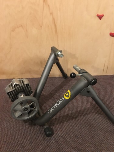 Cycleops fluid2 trainer - cycleops,