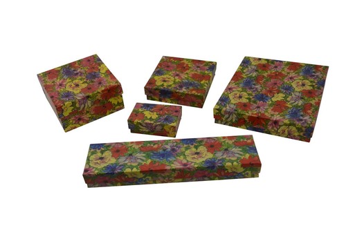 Box displays floral print - displays,