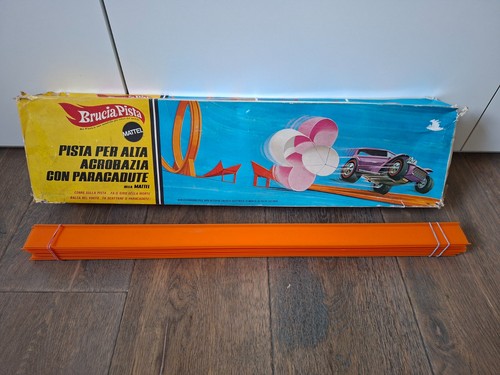 Hot wheels chute - hot, stunt