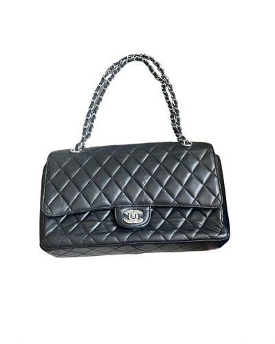 Chanel black quilted leather - quilted,