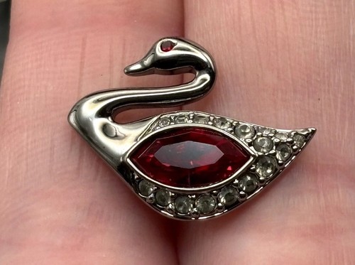 Vtg swarovski swan red - swan, crystal