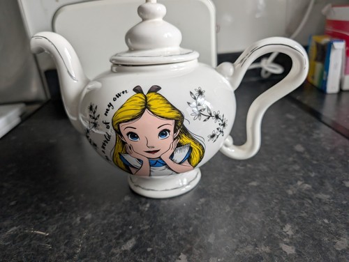 Alice wonderland tea set - alice, in