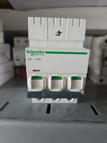 Schneider a9f57332 ikq c32 - schneider,