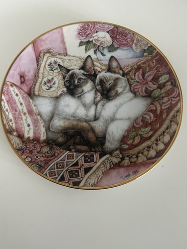 Siamese cats plate peaches - cats,