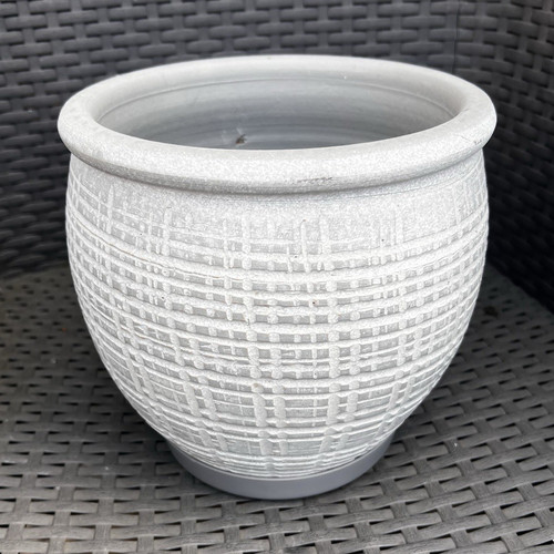Grey round ceramic plant - round,