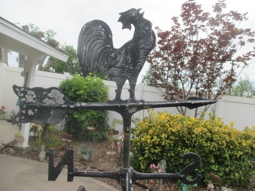 Vintage metal 1950 crowing - vintage,