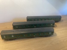 3 X TRIX TWIN RAILWAYS  OO GAUGE  BR - C1 COACHES - GREEN  - UNBOXED