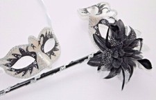PAIR OF COUPLES BLACK & SILVER
