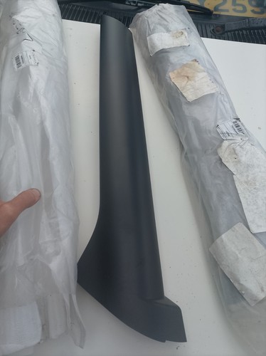 Pair windshield pillar - pair,