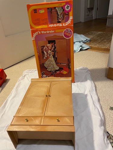 Daisy doll wardrobe 1970 s - wardrobe,,