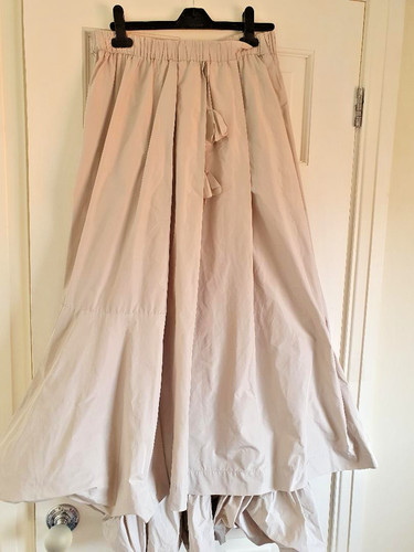 Dipped hemline skirt - , beige