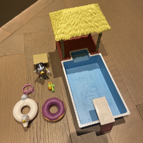 Bluey fun time swimming pool - bluey,