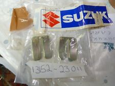 NOS SUZUKI RM 50/60/80 CARB REED VALVE METAL STOPPER X2 13152-23011