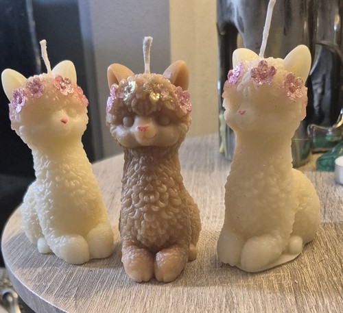 Alpaca llama animal shaped wax - alpaca/llama,