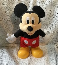 Mickey Mouse Singing & Dancing