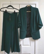 ZARA Suit - Blazer & Cropped