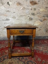 BEAUTIFUL SOLID OAK SIDE TABLE