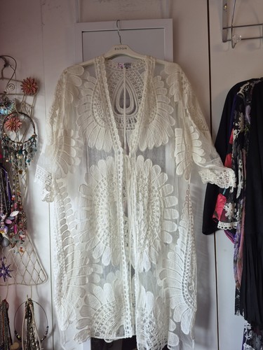 Ivory sheer patterned kimono - patterned,