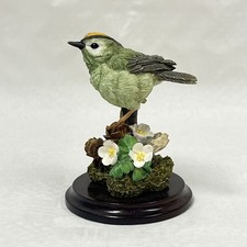 Country Artists Goldcrest with Wood Sorrell Hand Painted Bird Figurine 01210