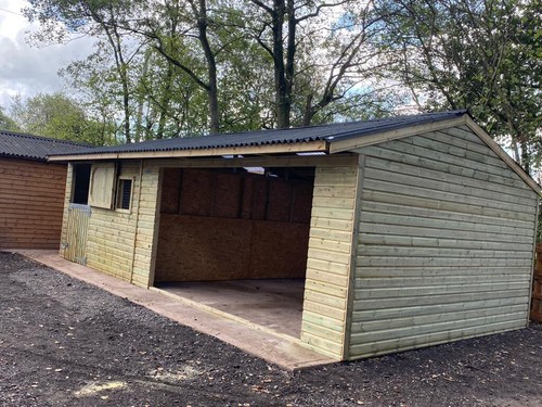 10ft 20ft wooden stable - 10ft,