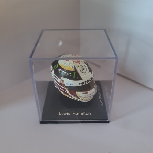 Spark scale mini helmet - 1/8,