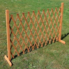 Expandable Wooden Garden Fence